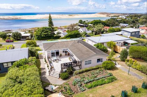 Photo of property in 34 Cheviot Street, Mangawhai Heads, Mangawhai, 0505