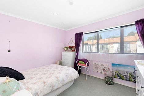 Photo of property in Tuscany Way, 19/3 Ambrico Place, New Lynn, Auckland, 0600