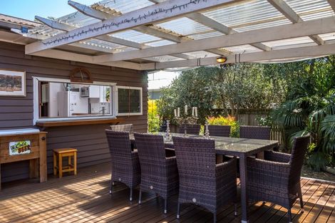 Photo of property in 1b Dublin Street, Martinborough, 5711