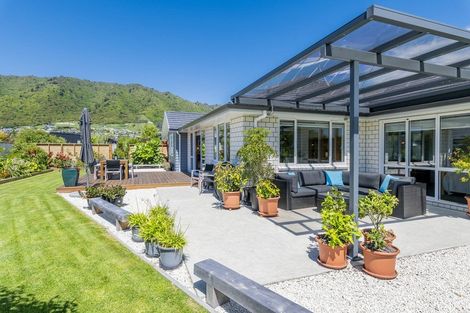 Photo of property in 83 Waipunahau Road, Waikanae, 5036
