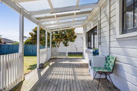 Photo of property in 25 Milmoe Street, Hawera, 4610