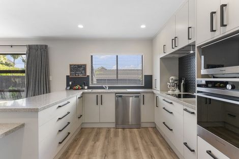 Photo of property in 11 Leicester Parade, Somerville, Auckland, 2014