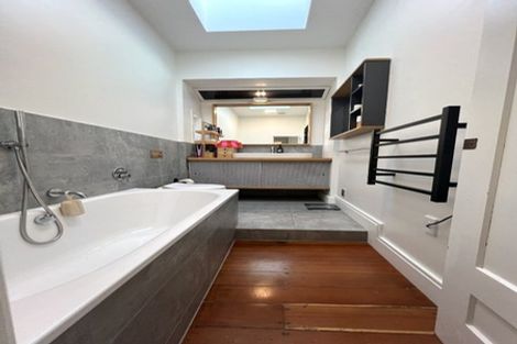 Photo of property in 11 Mcintyre Avenue, Mount Victoria, Wellington, 6011