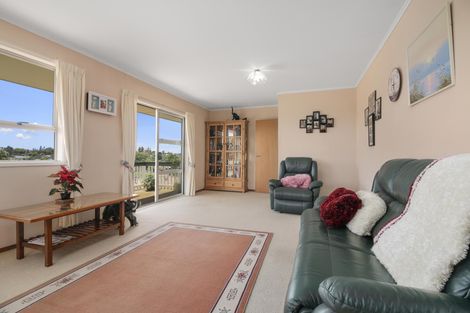 Photo of property in 18 Roick Parade, Glen Eden, Auckland, 0602