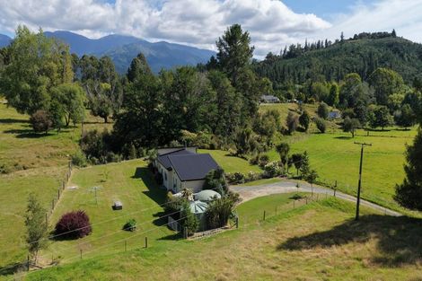 Photo of property in 927 Waiwhero Road, Ngatimoti, Motueka, 7196