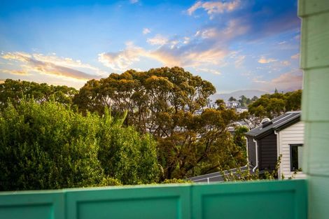 Photo of property in 18 Peterhouse Place, West Harbour, Auckland, 0618