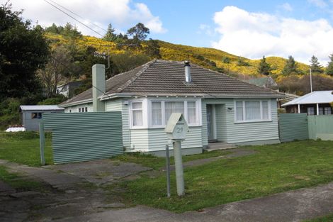 Photo of property in 29 Peel Place, Wainuiomata, Lower Hutt, 5014