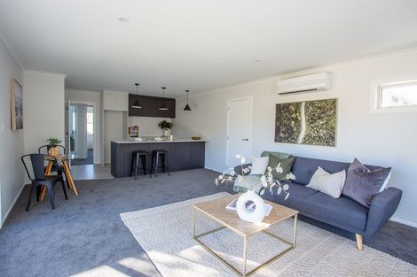 Photo of property in 10 Van Baarle Close, Carterton, 5713