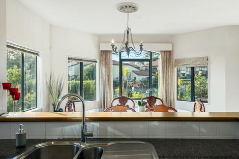 Photo of property in 22/8 Tobago Place, Sunnynook, Auckland, 0620
