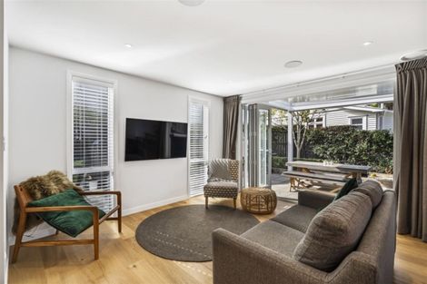 Photo of property in 39 Church Street, Winton, 9720