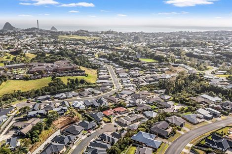 Photo of property in 8a Frederick Place, Whalers Gate, New Plymouth, 4310