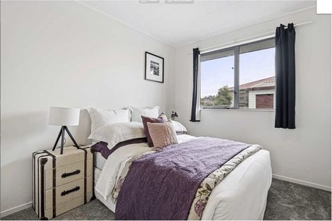 Photo of property in 1 Stephen Avenue, Henderson, Auckland, 0610