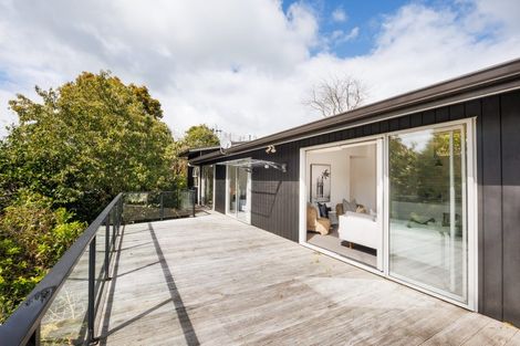 Photo of property in 16a Springdale Grove, Fitzherbert, Palmerston North, 4410