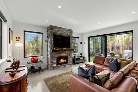 Photo of property in 1 Appin Court, Jacks Point, Queenstown, 9371