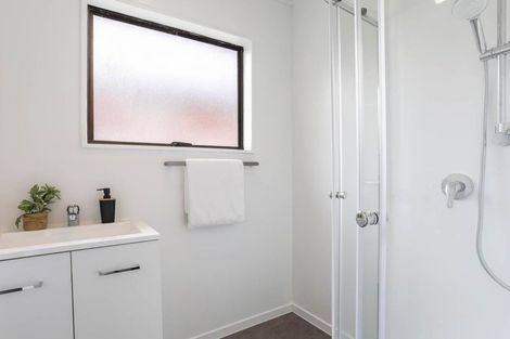 Photo of property in 2/58 Clevedon Road, Papakura, 2110