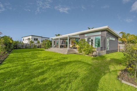 Photo of property in 36 Park Lane, Whitianga, 3510