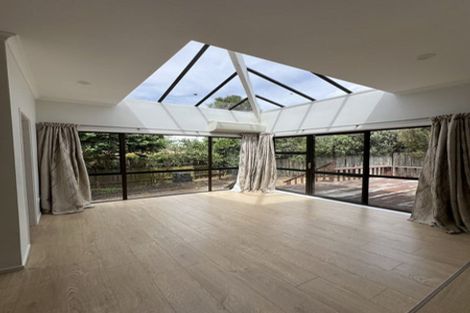 Photo of property in 16 Loloma Drive, Half Moon Bay, Auckland, 2012