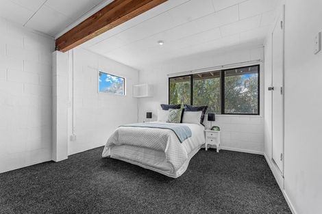 Photo of property in 69 Spence Road, Henderson, Auckland, 0612