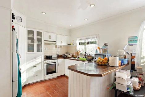 Photo of property in 12 Parrs Cross Road, Henderson, Auckland, 0612