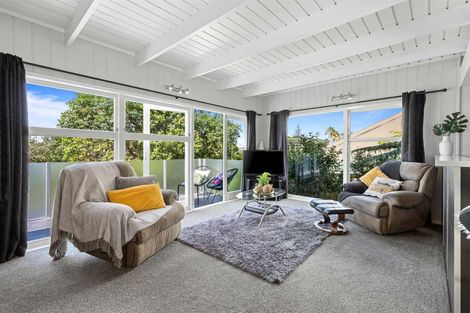 Photo of property in 19 Mckenzie Avenue, Arkles Bay, Whangaparaoa, 0932
