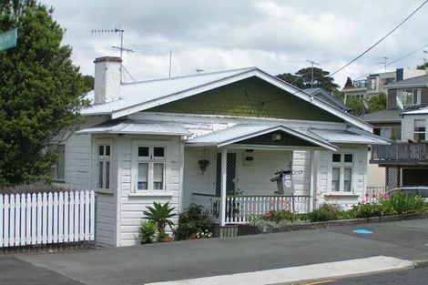 Photo of property in 25 Stafford Road, Northcote Point, Auckland, 0627