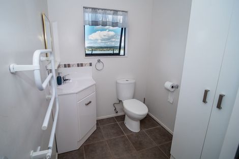 Photo of property in 70 Cheviot Street, Mangawhai Heads, Mangawhai, 0505