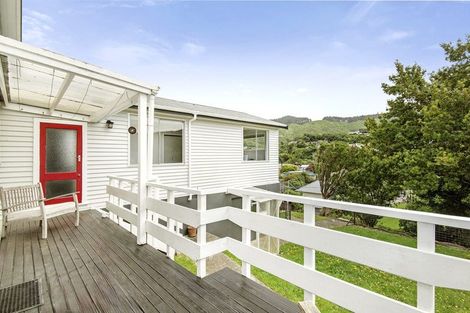 Photo of property in 22 Ngatitoa Street, Tawa, Wellington, 5028