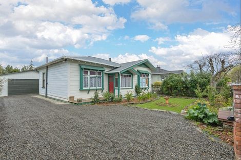 Photo of property in 42 Kingswood Street, Takaro, Palmerston North, 4412