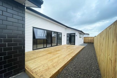 Photo of property in 31 Cara Avenue, Kumeu, 0810