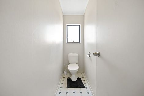 Photo of property in 1 Silkwood Lane, Melville, Hamilton, 3206