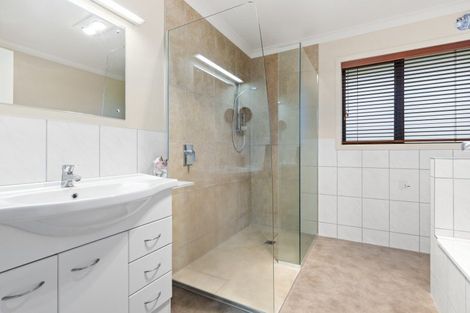 Photo of property in 10 Evans Court, Pukekohe, 2120