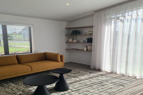 Photo of property in 88 Metoriti Crescent, Karaka, 2124