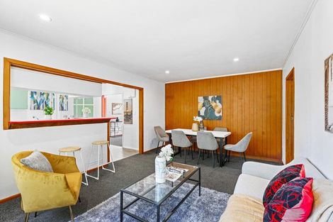 Photo of property in 1 Normandy Place, Henderson, Auckland, 0610