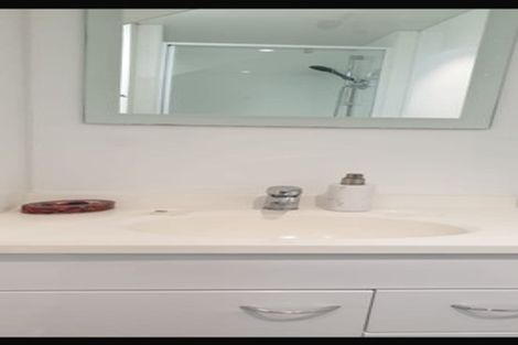 Photo of property in 5 Girrahween Drive, Totara Vale, Auckland, 0629