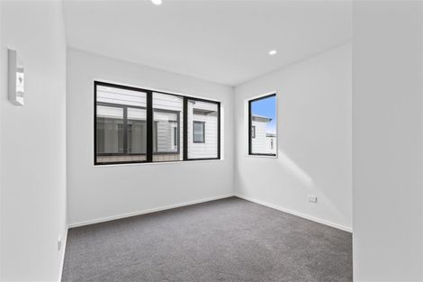 Photo of property in 47 Whare Kauri Road, Papakura, 2110