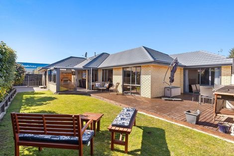 Photo of property in 57 Queenspark Drive, Parklands, Christchurch, 8083