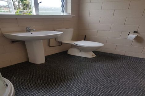 Photo of property in 528-530 Devon Street East, Fitzroy, New Plymouth, 4312