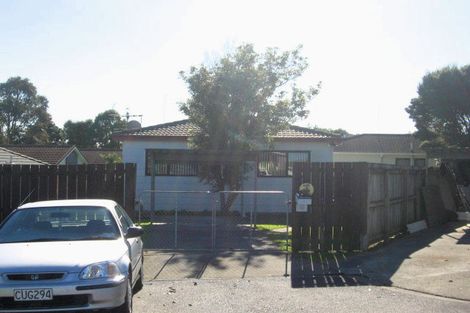 Photo of property in 2/8 Senecio Place, Weymouth, Auckland, 2103