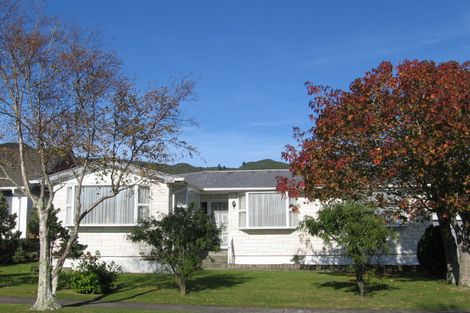 Photo of property in 4 Tanekaha Street, Stokes Valley, Lower Hutt, 5019