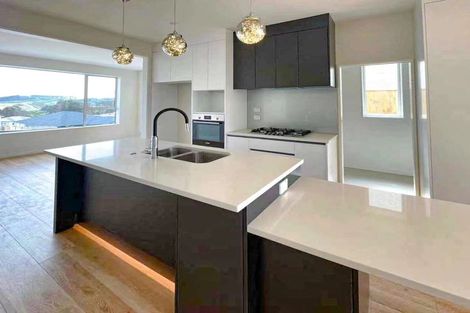 Photo of property in 17 Sunnyheights Road, Orewa, 0931