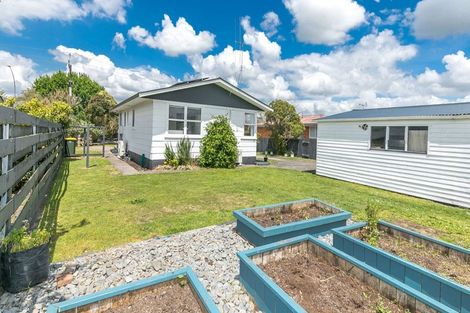 Photo of property in 104 Collins Road, Melville, Hamilton, 3206