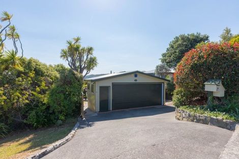 Photo of property in 124 Motuhara Road, Plimmerton, Porirua, 5026