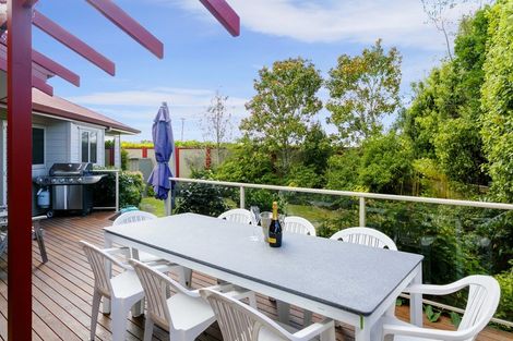Photo of property in 16 Carpentras Way, Nukuhau, Taupo, 3330
