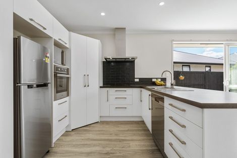 Photo of property in 10 Toi Place, Papamoa, 3118