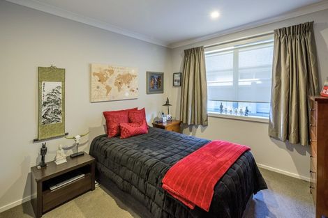 Photo of property in 13 Saint Vincent Way, Waikanae, 5036