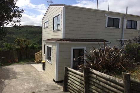 Photo of property in 33a Sunhaven Drive, Newlands, Wellington, 6037