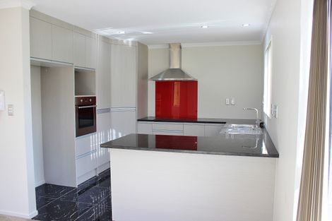 Photo of property in 12 Sturdee Road, Manurewa, Auckland, 2102