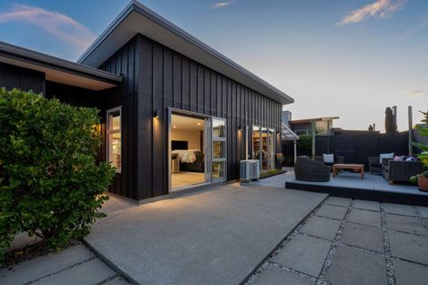 Photo of property in 17 Forbes Road, Foxton Beach, Foxton, 4815