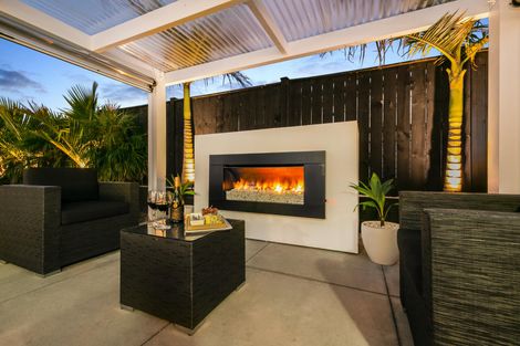 Photo of property in 11 Creda Road, Wattle Downs, Auckland, 2103