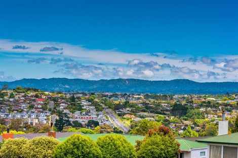 Photo of property in 2/38 Luckens Road, West Harbour, Auckland, 0618